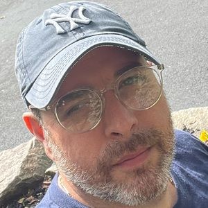 Meet your Posher, Lior